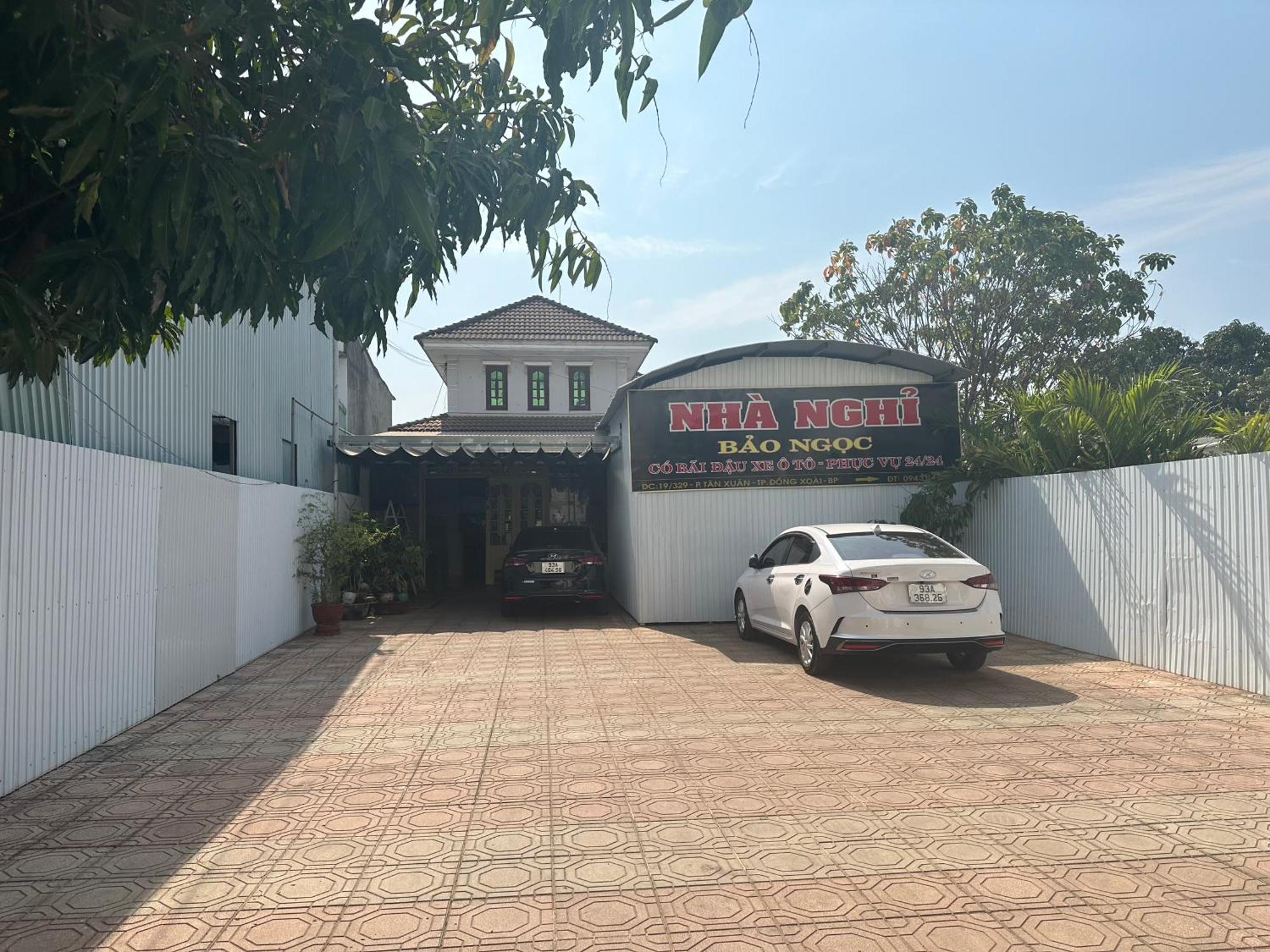 Hotel Nha Nghi Bao Ngoc à Dong Xoai Extérieur photo